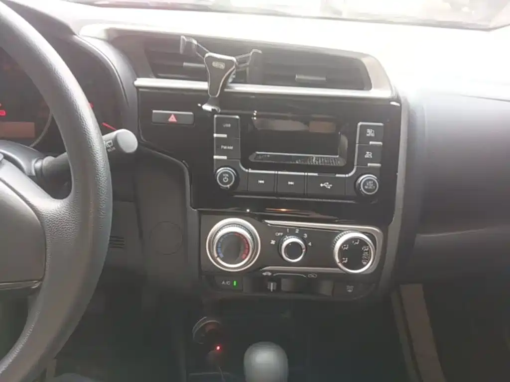 Honda Fit — фото 13