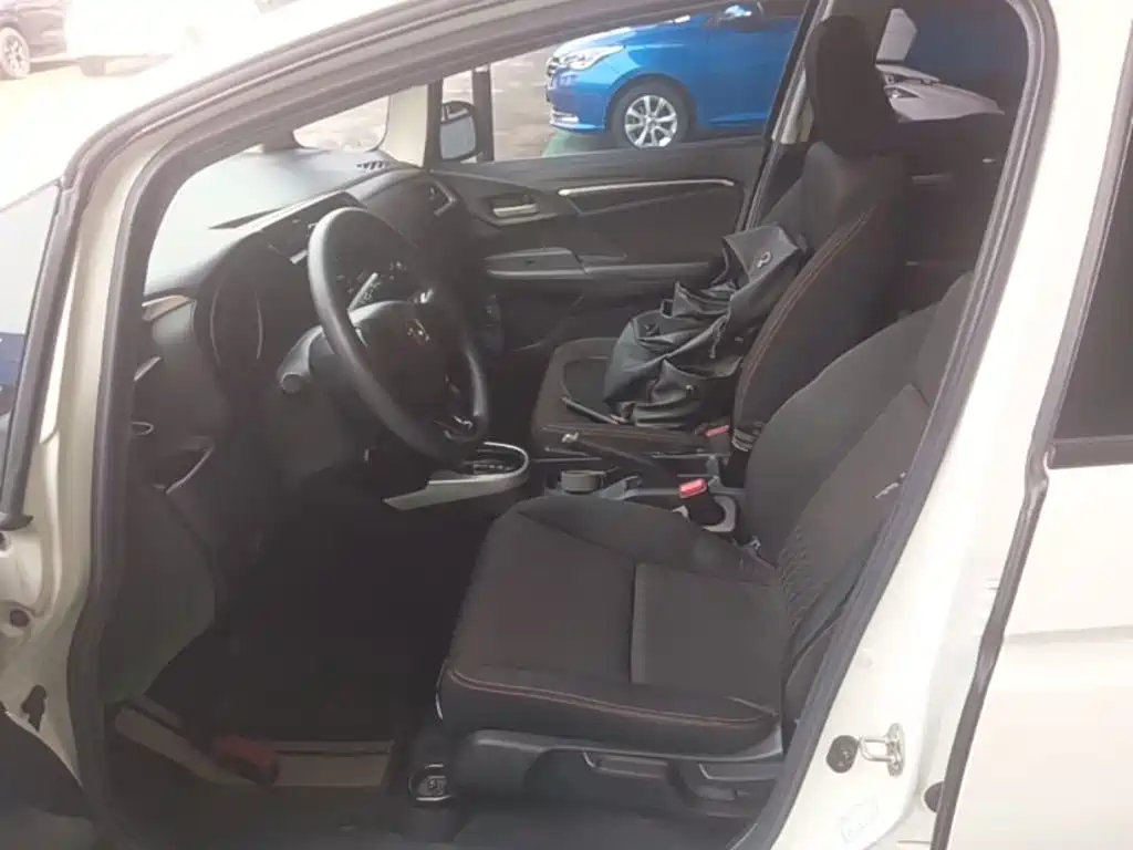 Honda Fit — фото 15