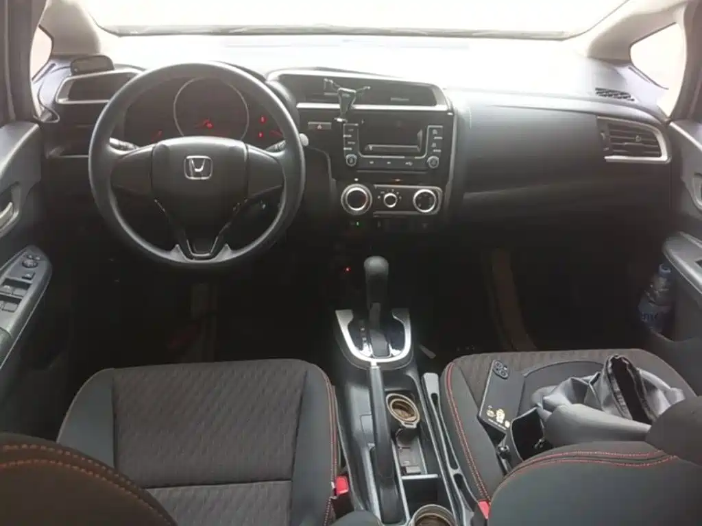 Honda Fit — фото 10