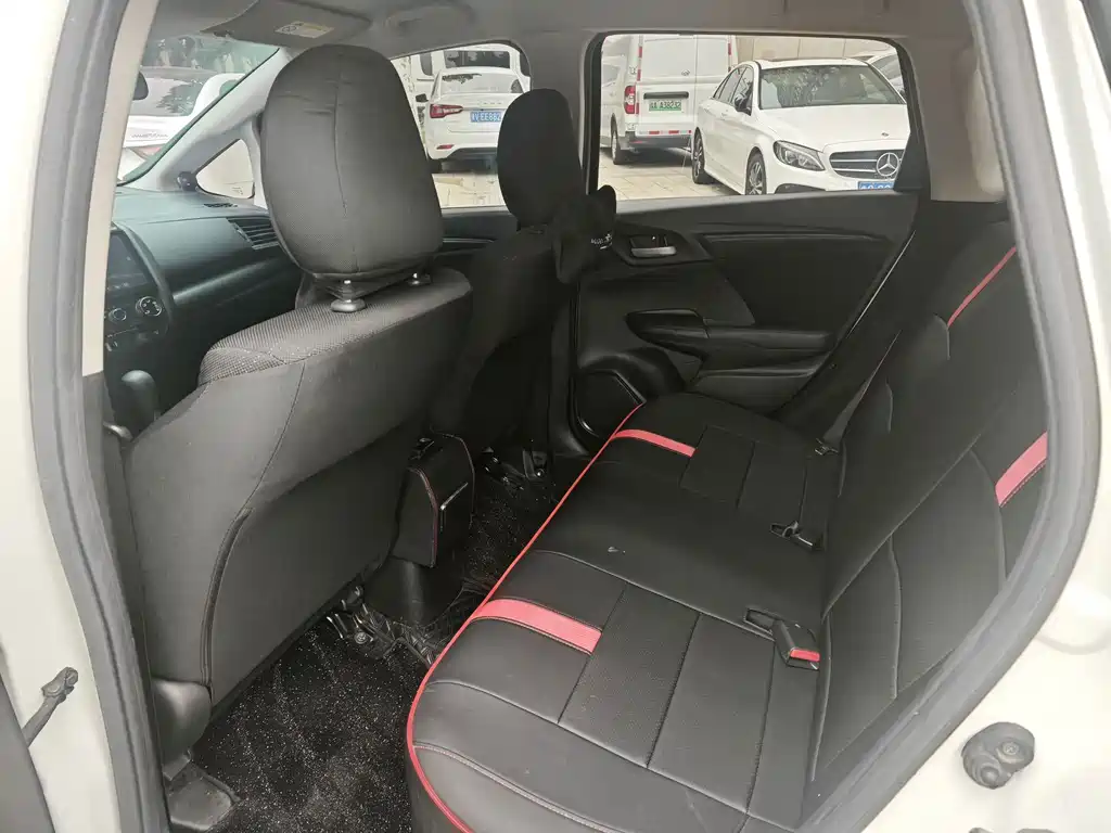Honda Fit — фото 5