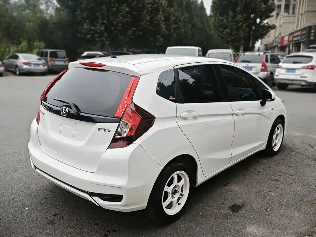 Honda Fit — фото 9