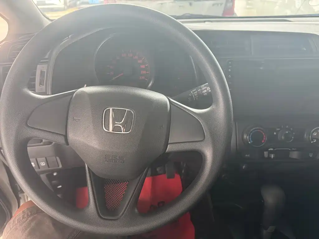 Honda Fit — фото 4