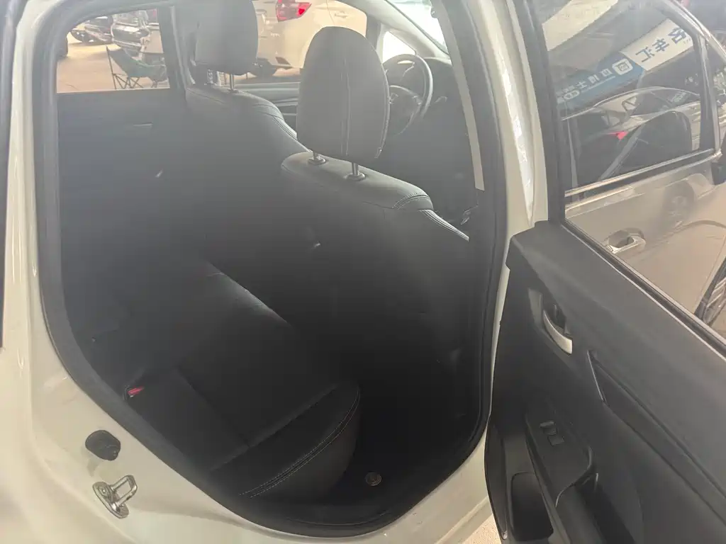 Honda Fit — фото 8