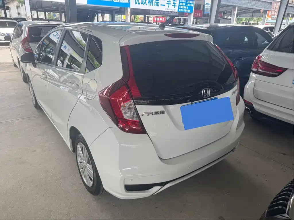 Honda Fit — фото 10