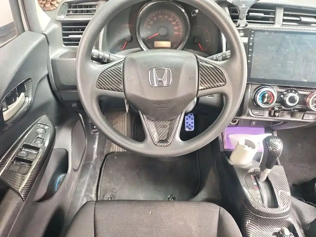 Honda Fit — фото 11