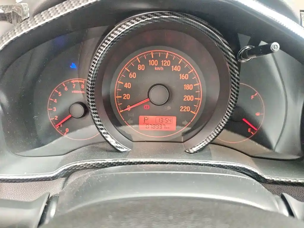 Honda Fit — фото 13