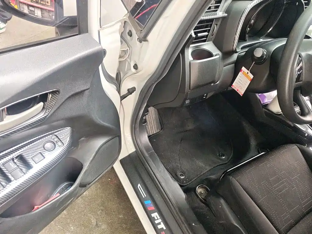 Honda Fit — фото 17