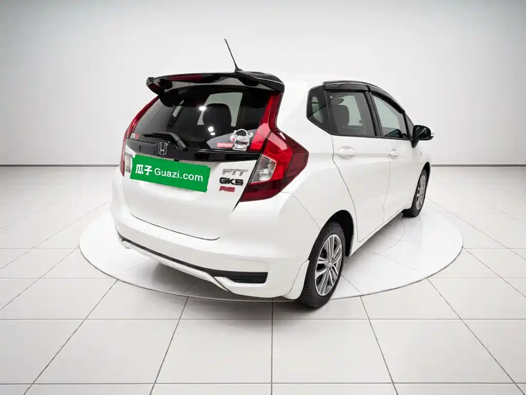 Honda Fit — фото 6