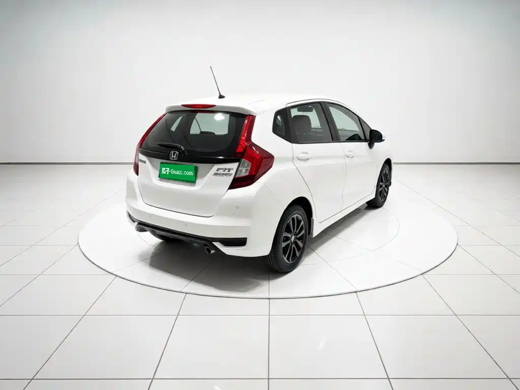 Honda Fit — фото 4