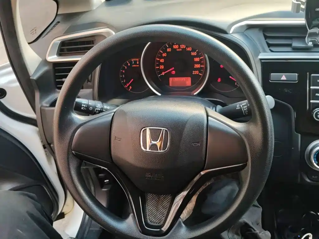 Honda Fit — фото 6