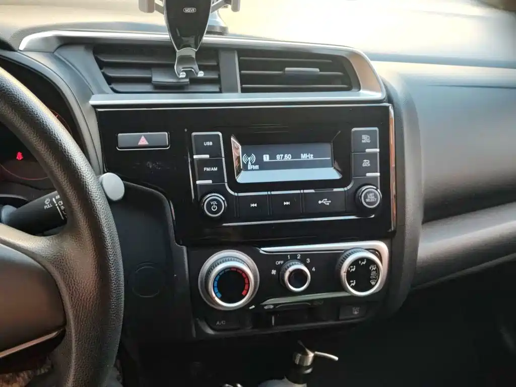 Honda Fit — фото 9