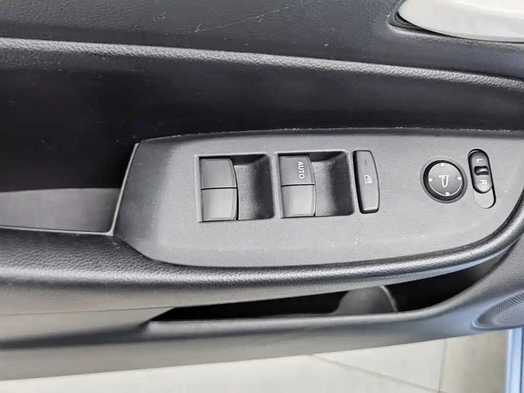 Honda Fit — фото 9