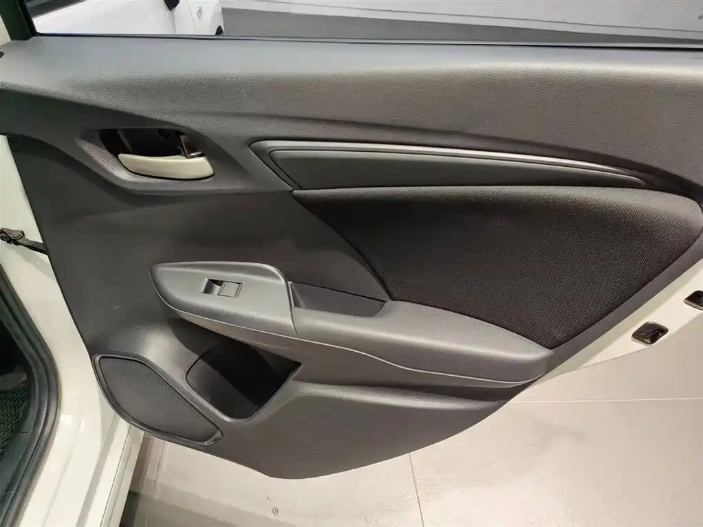 Honda Fit — фото 17