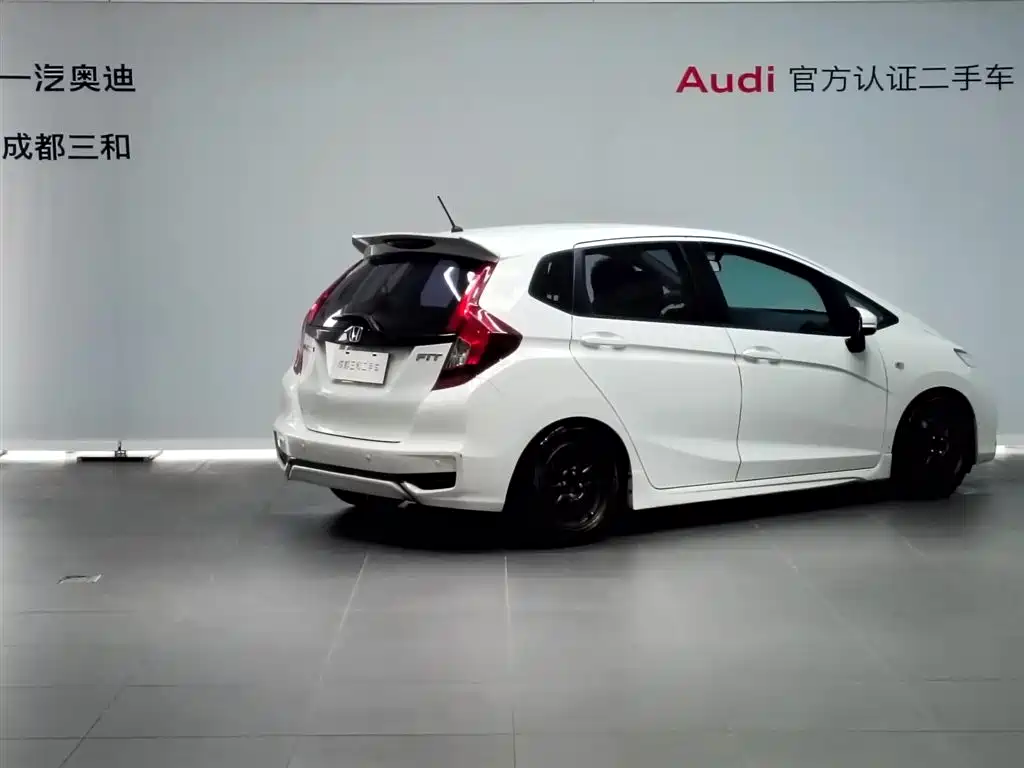 Honda Fit — фото 4