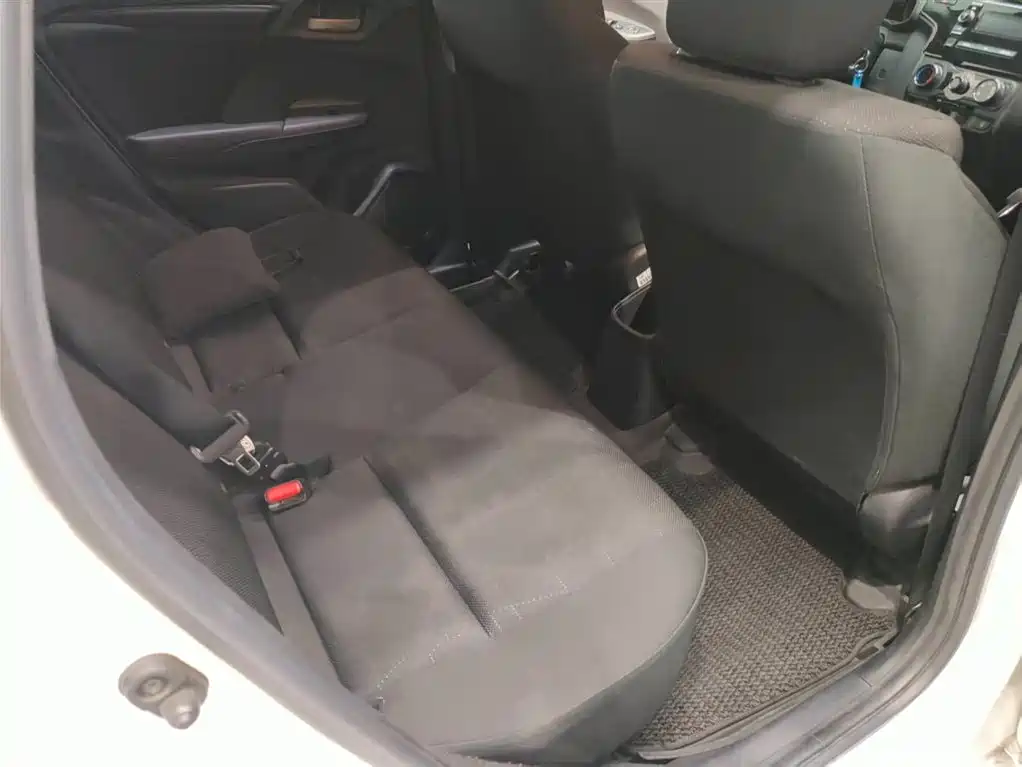 Honda Fit — фото 7