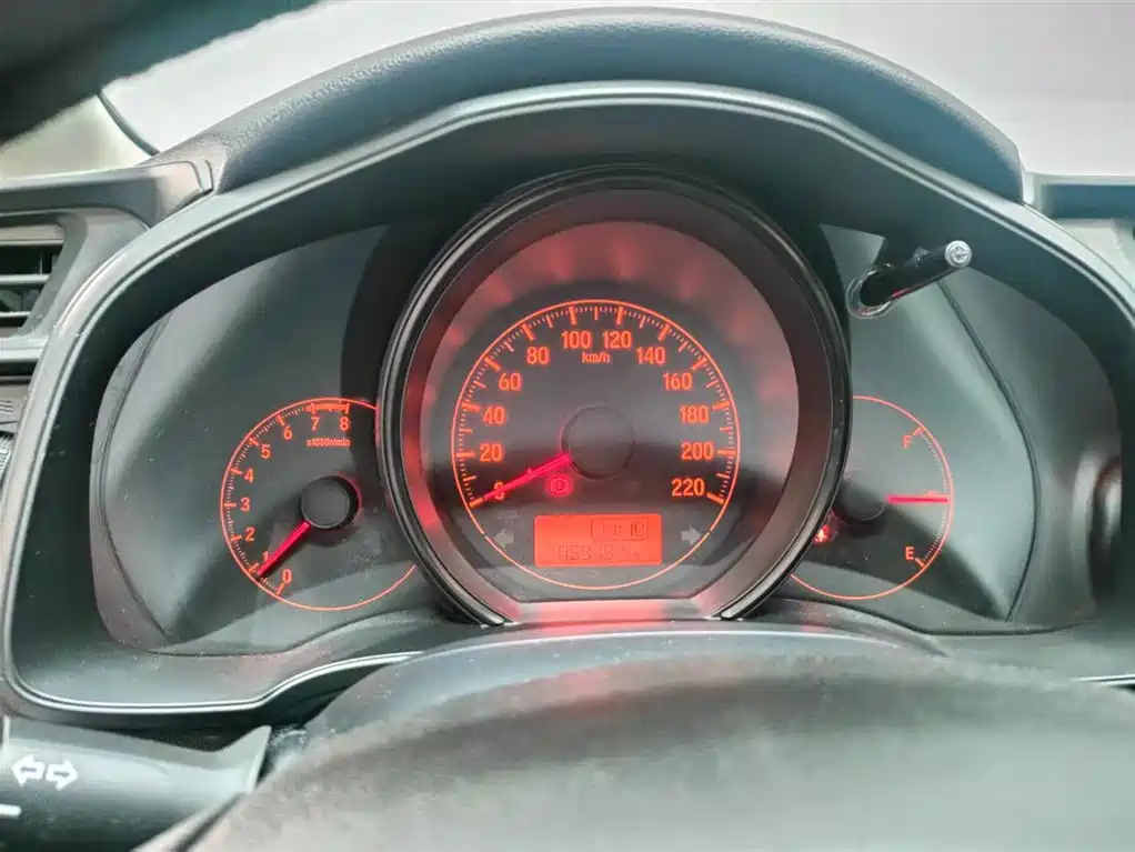 Honda Fit — фото 10