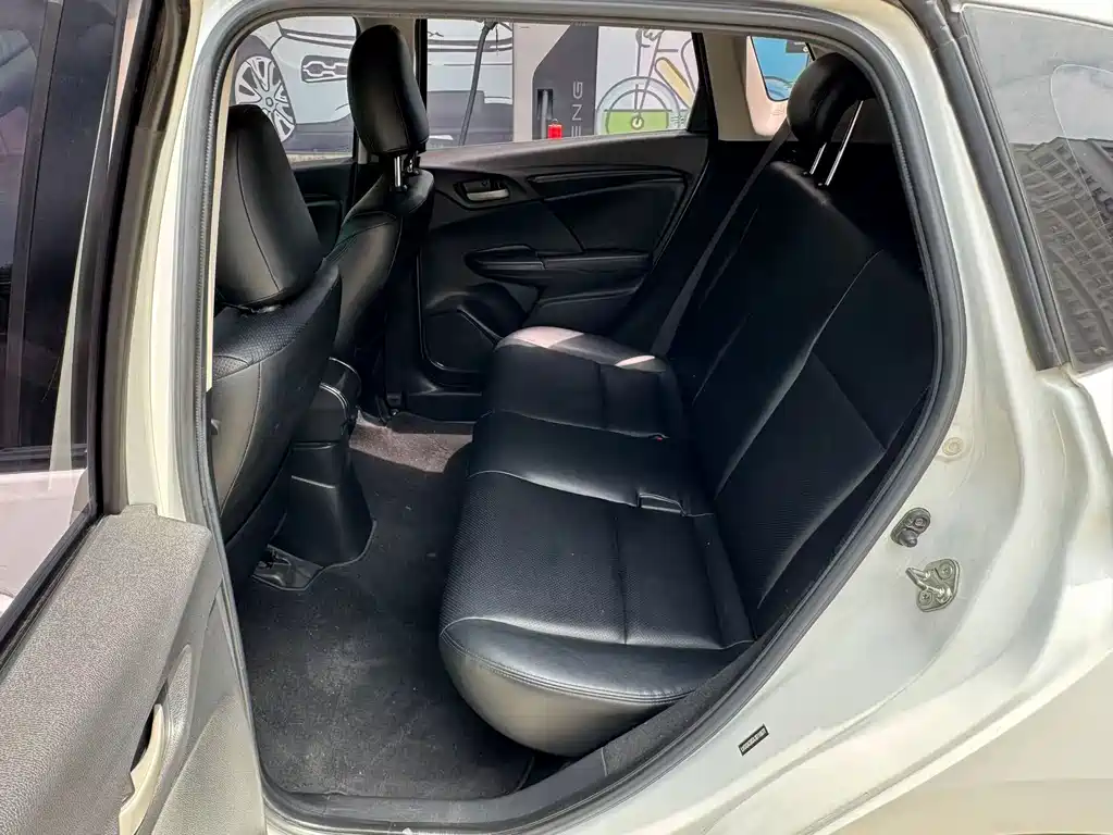 Honda Fit — фото 4