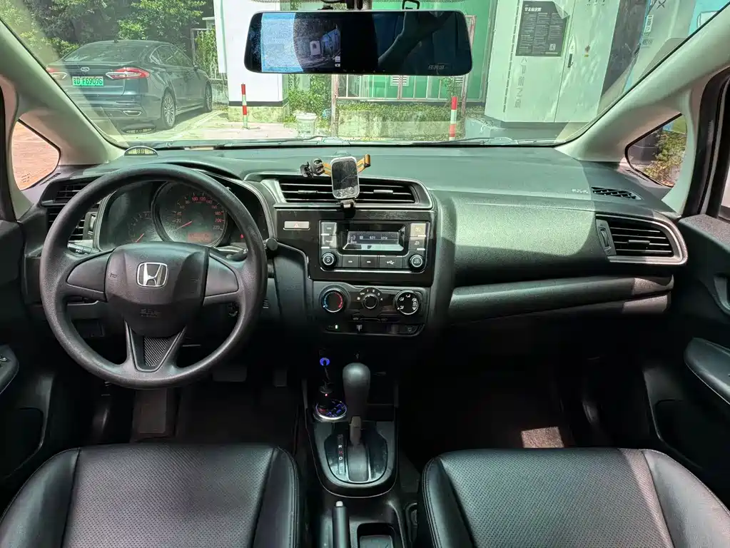 Honda Fit — фото 5