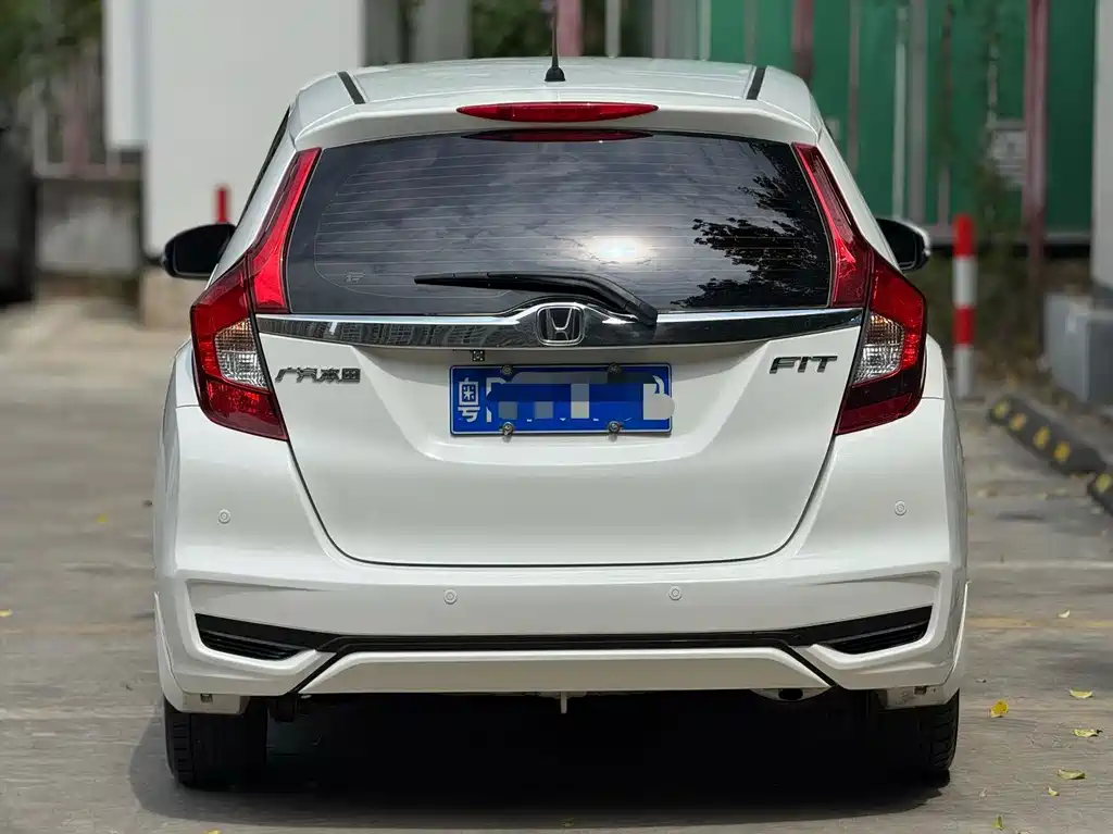 Honda Fit — фото 9