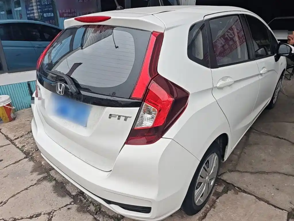 Honda Fit — фото 7
