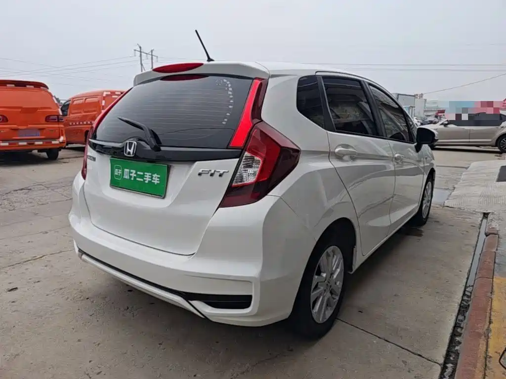 Honda Fit — фото 7