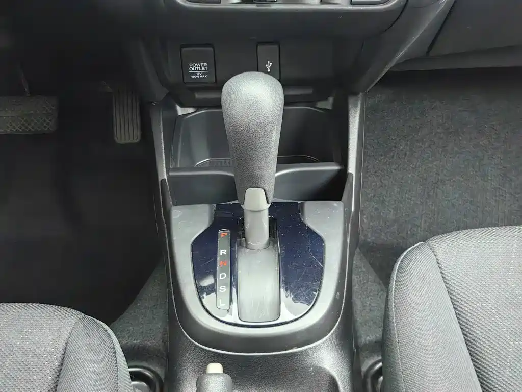 Honda Fit — фото 13