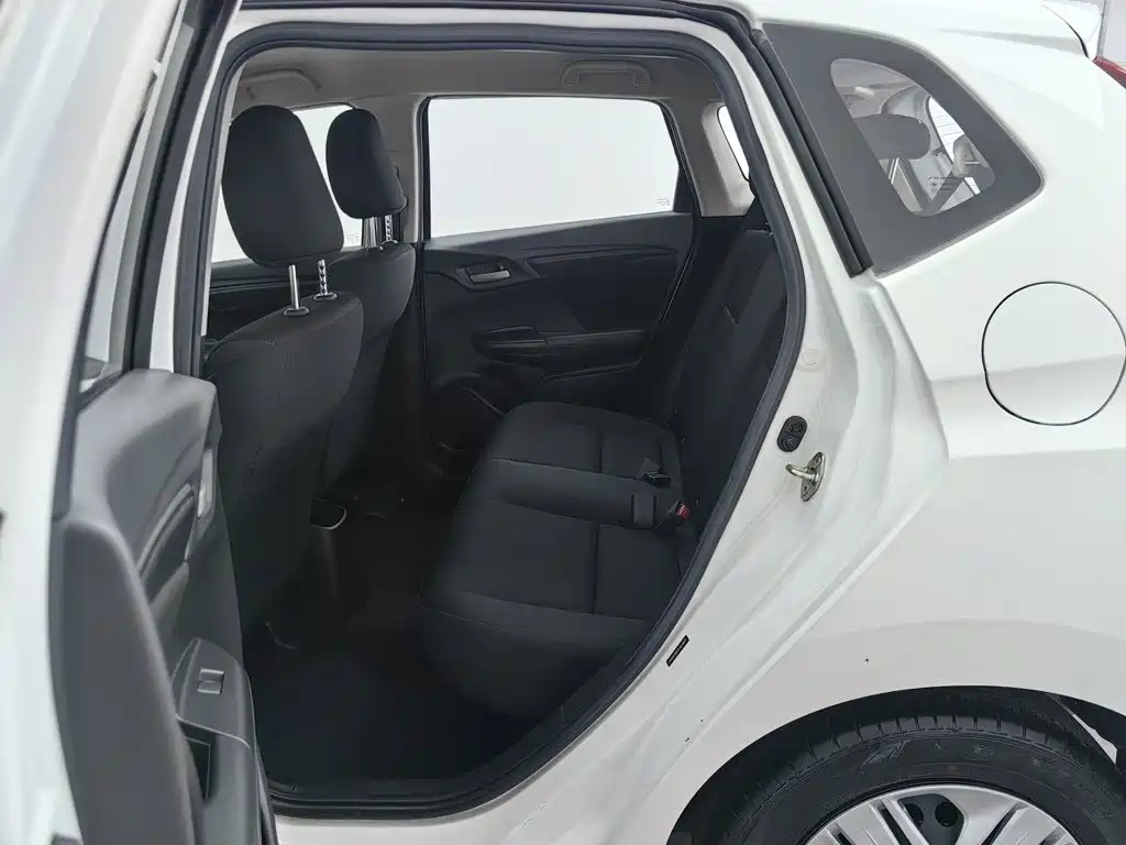 Honda Fit — фото 15