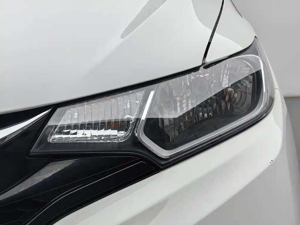 Honda Fit — фото 7