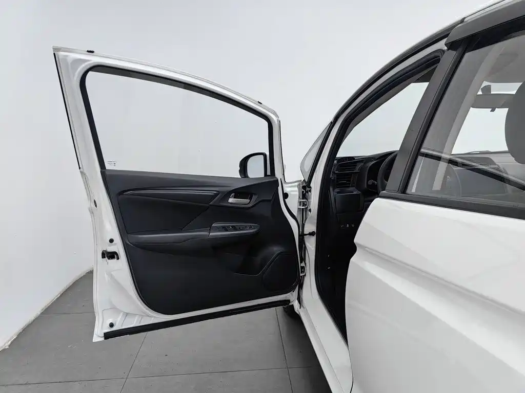Honda Fit — фото 8