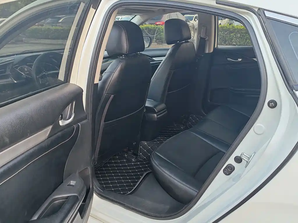 Honda Civic — фото 7