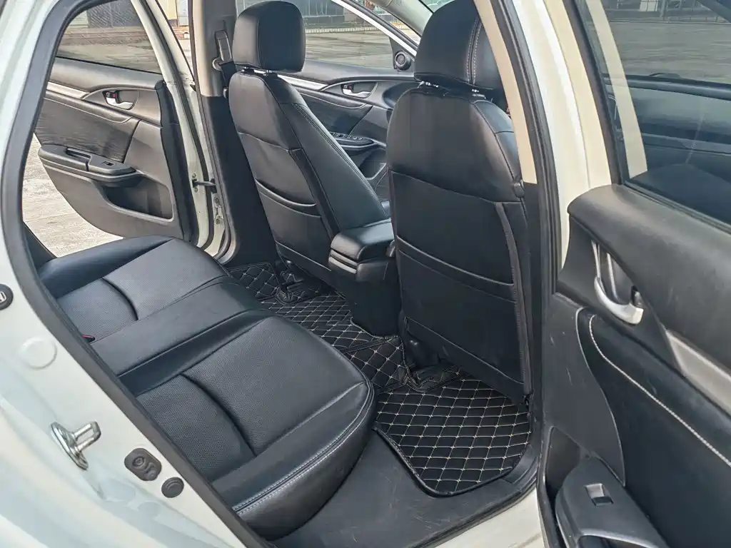 Honda Civic — фото 8