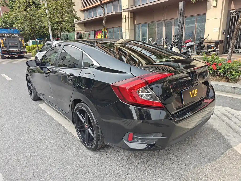 Honda Civic — фото 5