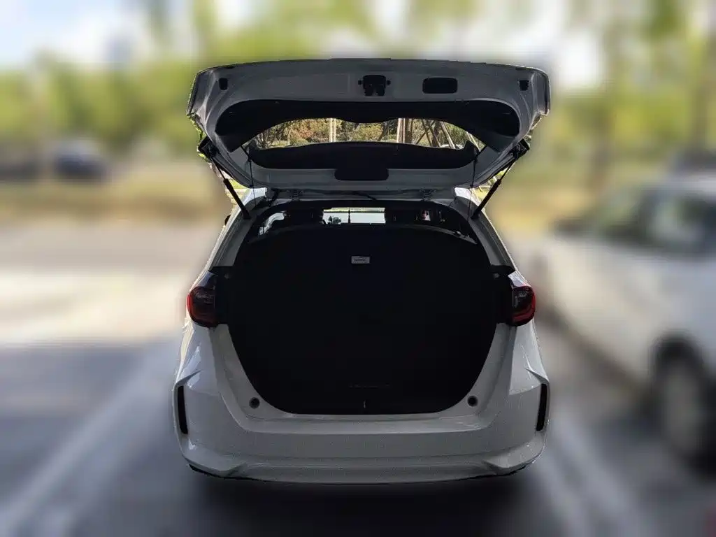 Honda Fit — фото 10