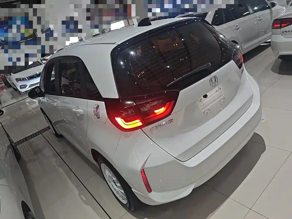 Honda Fit — фото 5