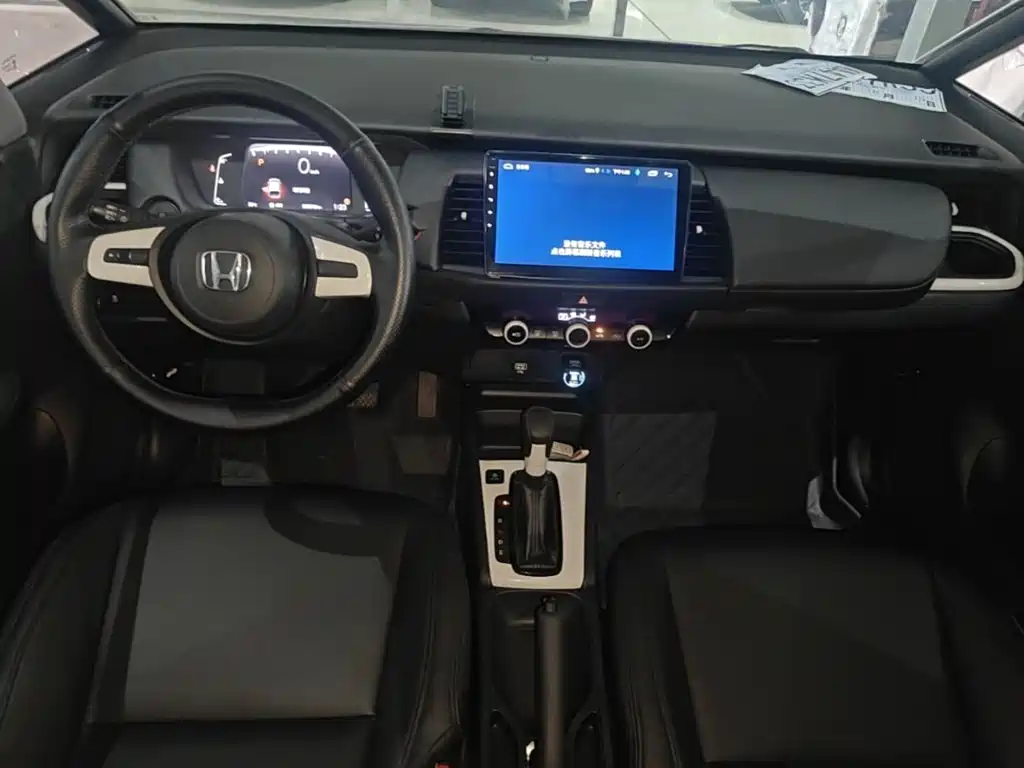 Honda Fit — фото 10