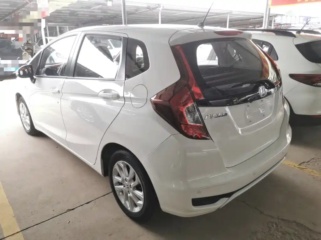 Honda Fit — фото 5