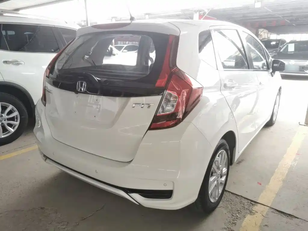 Honda Fit — фото 7