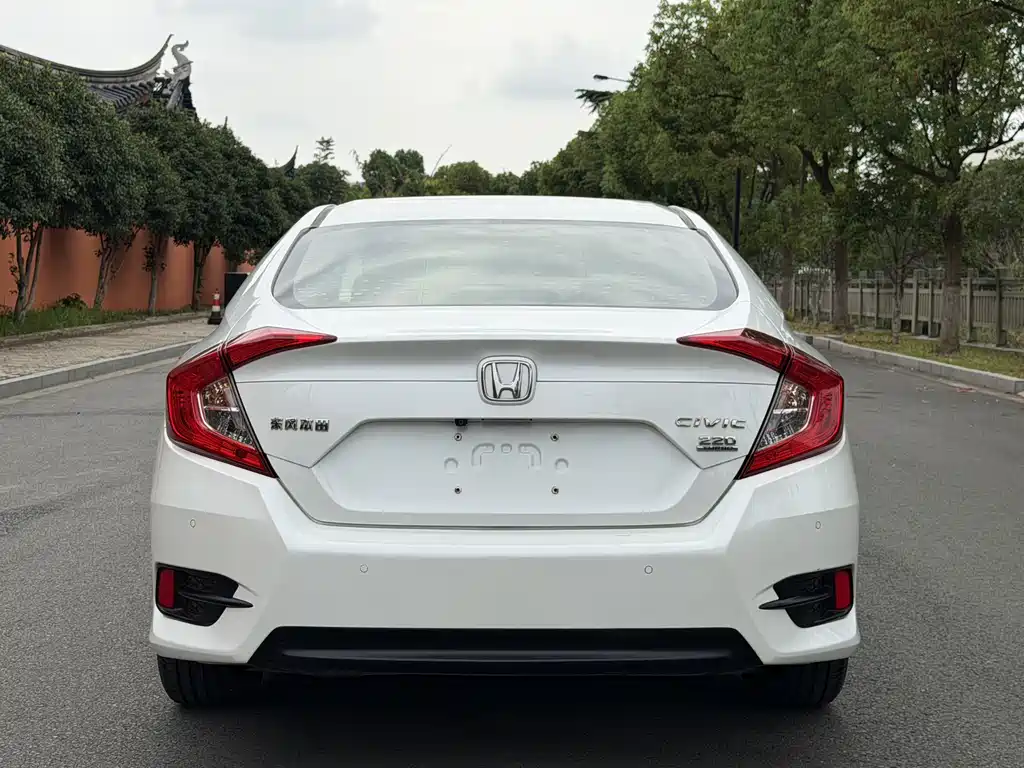 Honda Civic — фото 8