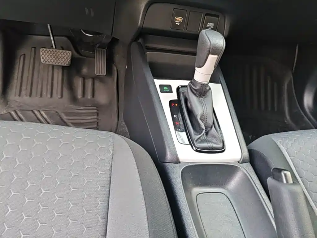 Honda Fit — фото 10