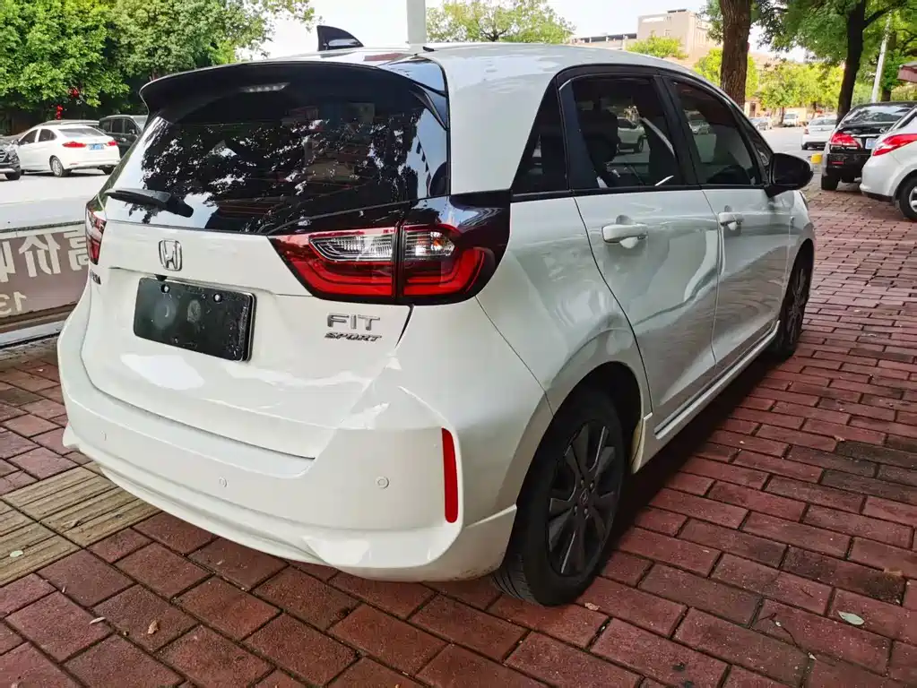 Honda Fit — фото 9