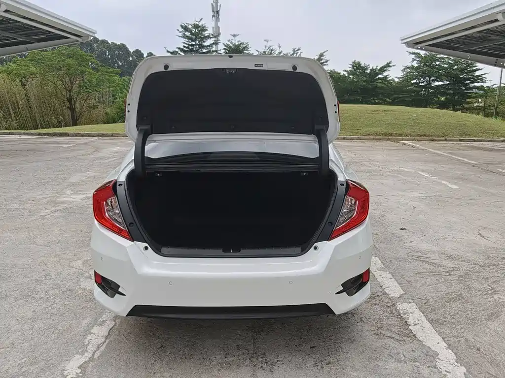 Honda Civic — фото 13