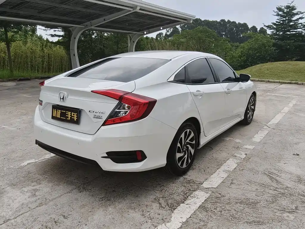 Honda Civic — фото 14