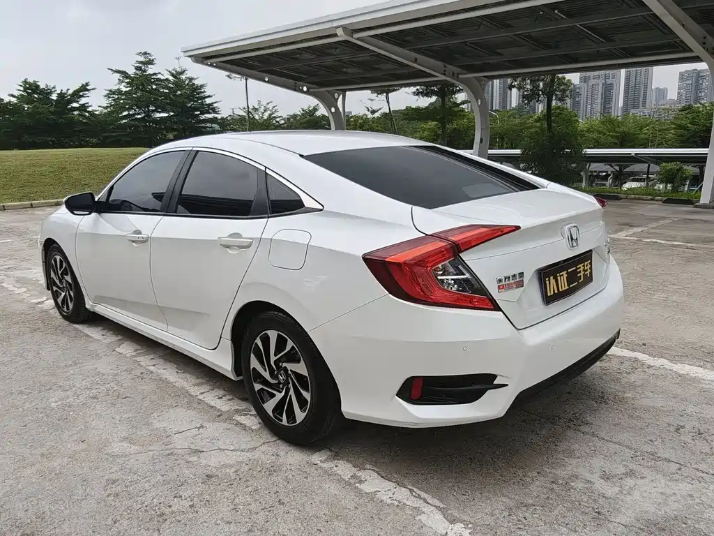 Honda Civic — фото 15