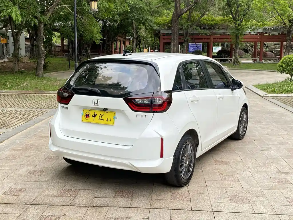 Honda Fit — фото 7