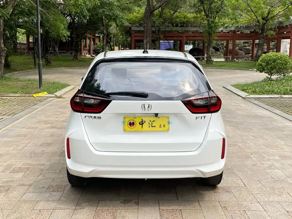 Honda Fit — фото 8