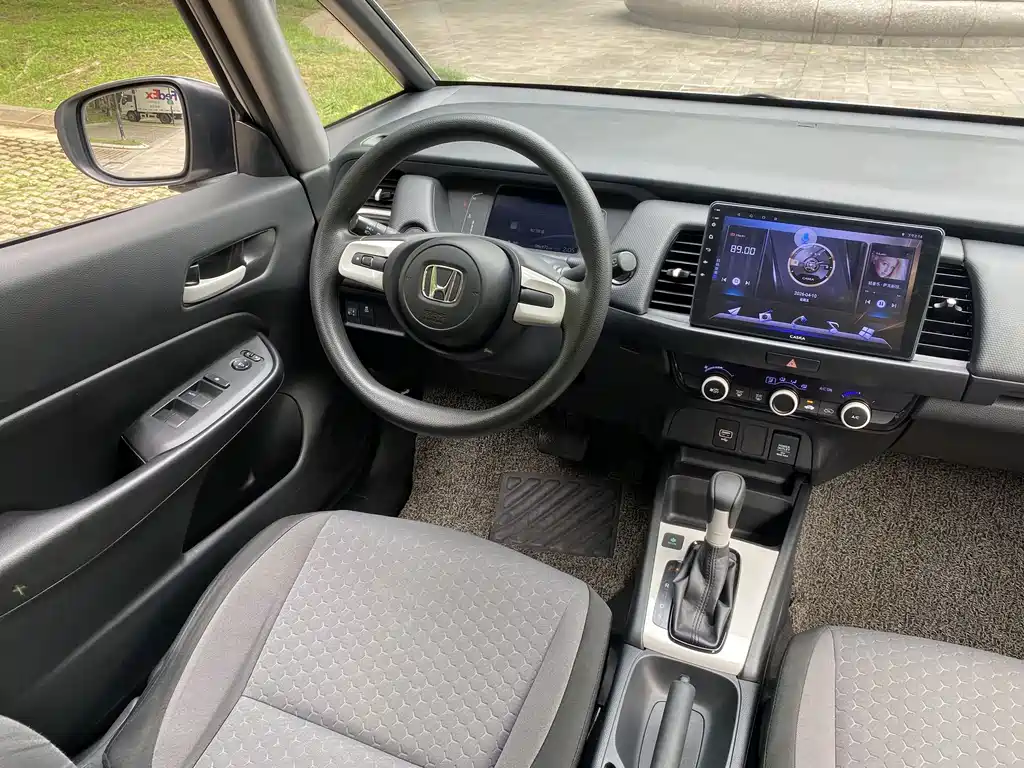 Honda Fit — фото 10
