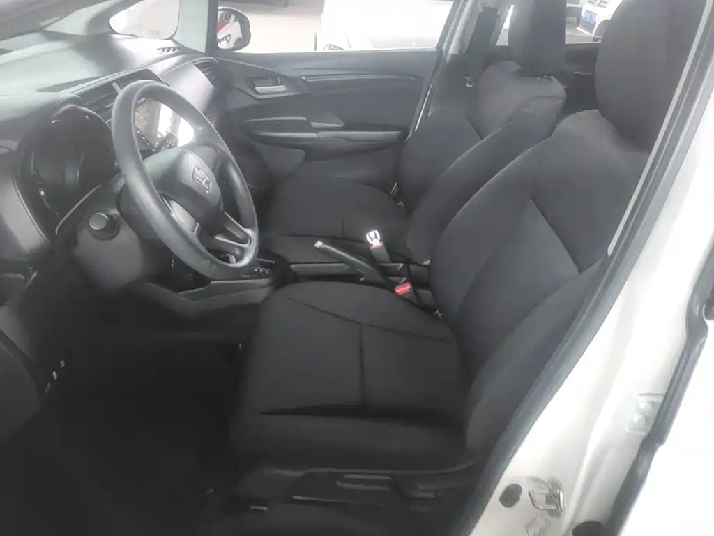 Honda Fit — фото 15