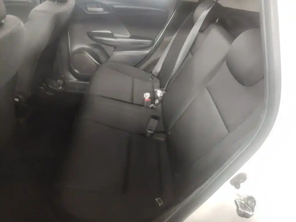 Honda Fit — фото 17