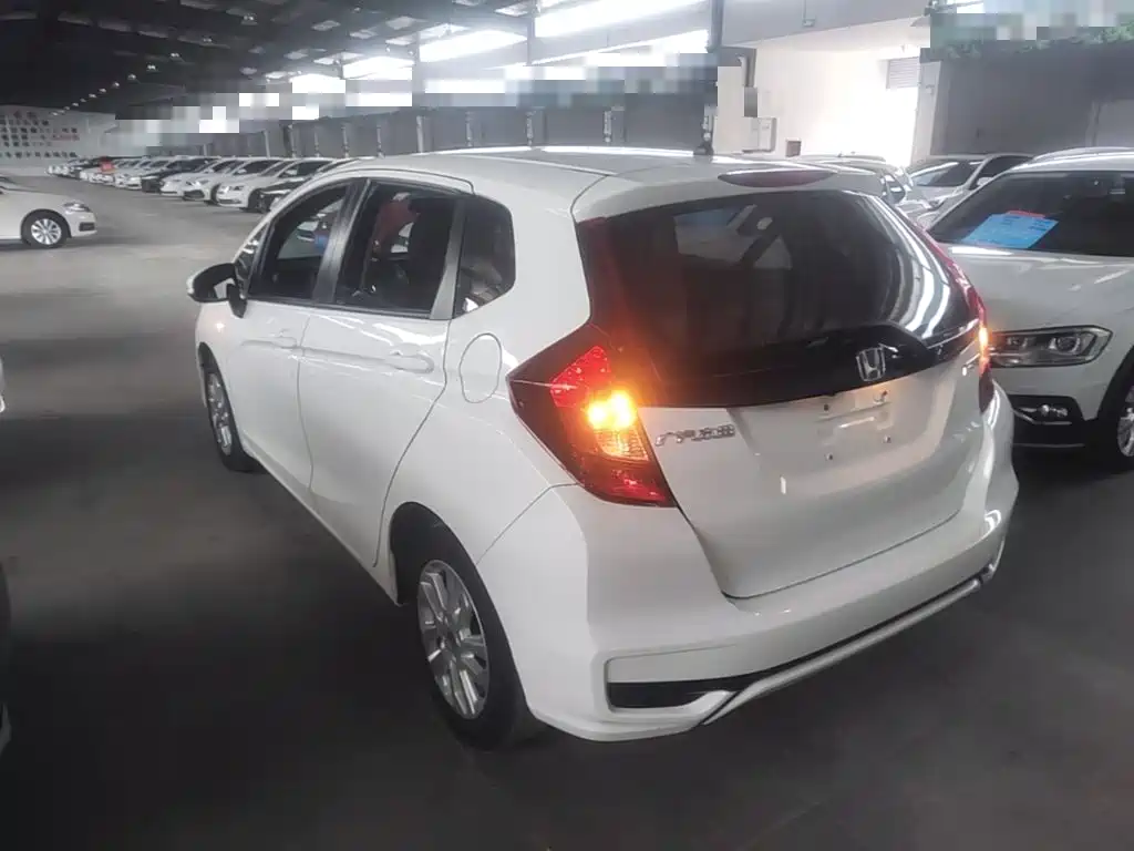 Honda Fit — фото 5