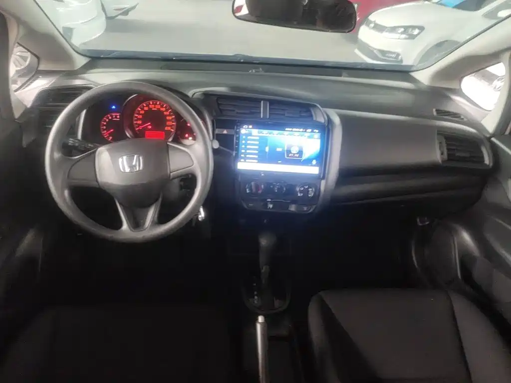 Honda Fit — фото 10